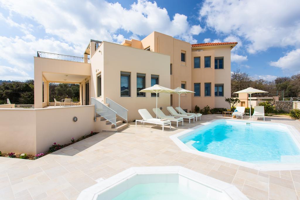 Deluxe Villa Ianthos - Outdoor Hot Tub & Kids Pool Gallos ภายนอก รูปภาพ