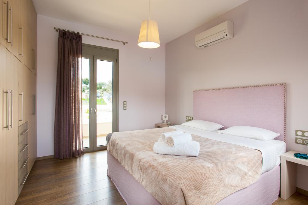 Deluxe Villa Ianthos - Outdoor Hot Tub & Kids Pool Gallos ภายนอก รูปภาพ